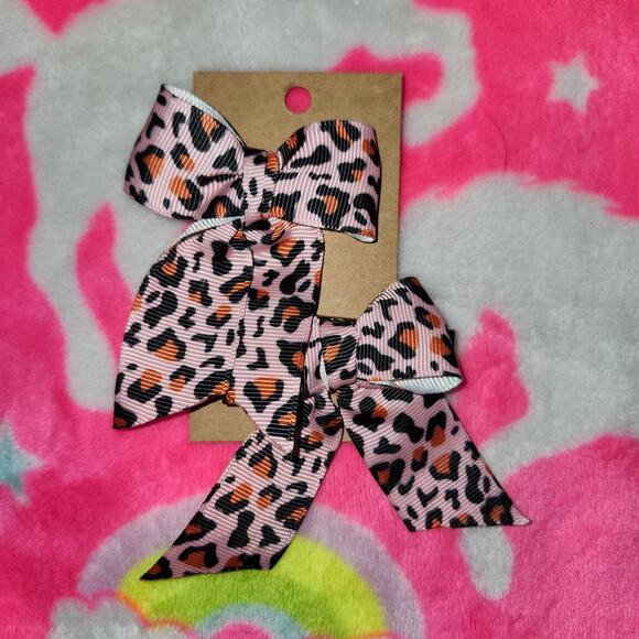 Pink Cheetah/Leopard Print Bow Hair Clip Set - Picture 1 of 2
